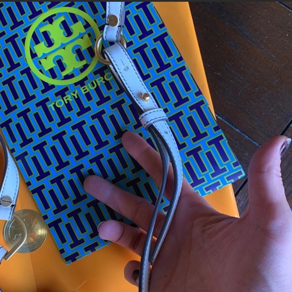 Authentic Tory Burch leather phone /Cards Crosby - Picture 7 of 8